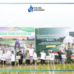 Serahkan Bantuan 4 miliyar Lebih, DInas PKP Kalsel Hadiri Gerakan Tanam Padi Serentak 14 Provinsi di Tanah Bumbu